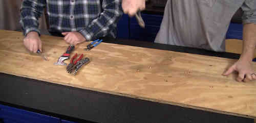 Remove carpet staples